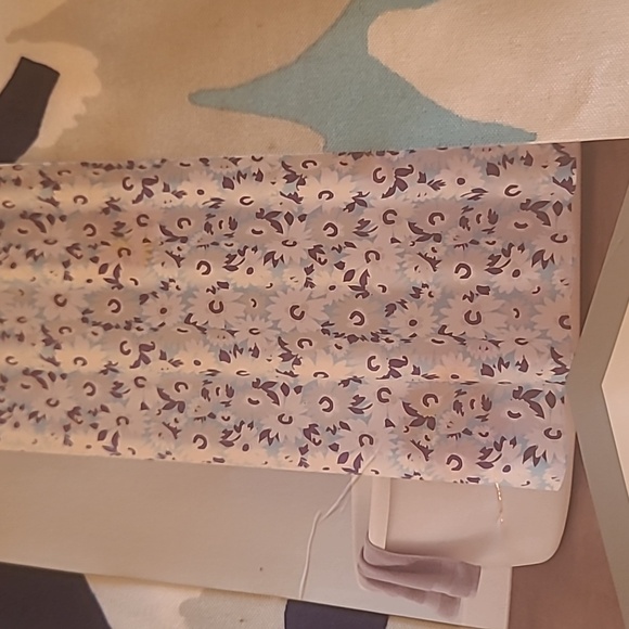 NWt blue & white flower pattern Shower Curtain & shower curtain hooks - Picture 2 of 5